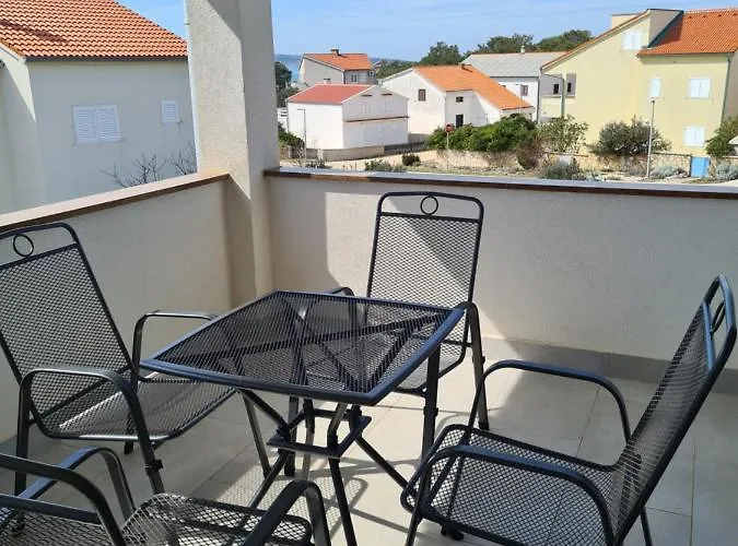 Ivan Apartman *