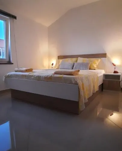 Ivan Apartman Povljana